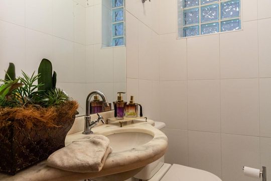 Lavabo de casa à venda com 4 quartos, 250m² em Lar São Paulo, São Paulo