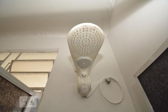 Banheiro de casa de condomínio para alugar com 2 quartos, 100m² em Irajá, Rio de Janeiro