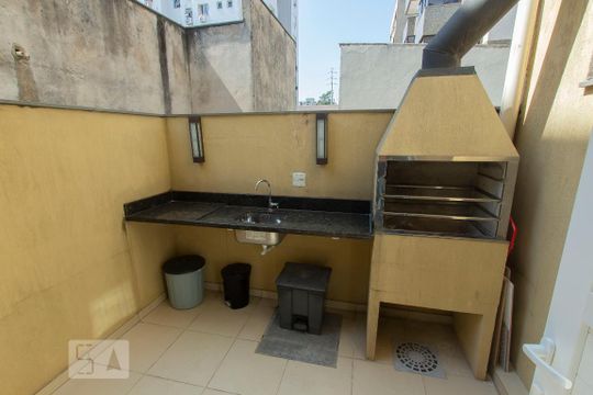 Área Externa - churrasqueira de apartamento para alugar com 1 quarto, 80m² em Passo da Areia, Porto Alegre