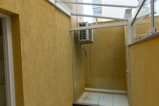 Área Externa - Jardim de Inverno de apartamento para alugar com 1 quarto, 80m² em Passo da Areia, Porto Alegre