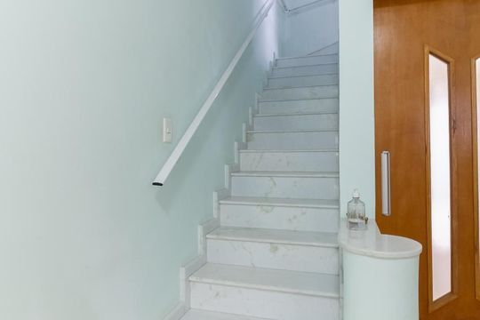 Escada de casa à venda com 3 quartos, 115m² em Vila Dom Pedro I, São Paulo