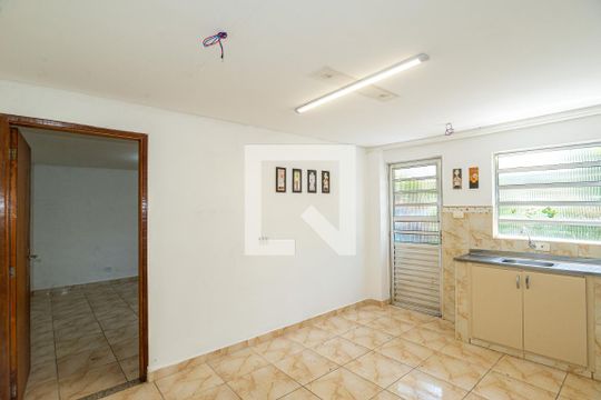 Cozinha de casa para alugar com 2 quartos, 135m² em Lapa, São Paulo