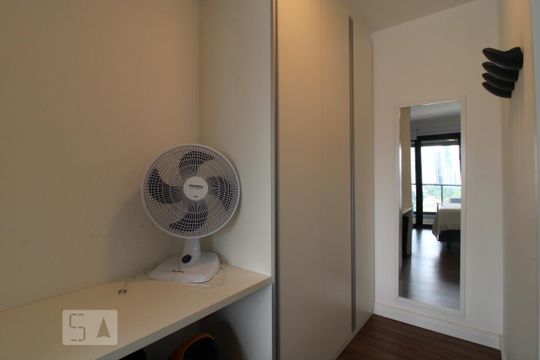 Armário de kitnet/studio à venda com 1 quarto, 38m² em Campo Belo, São Paulo