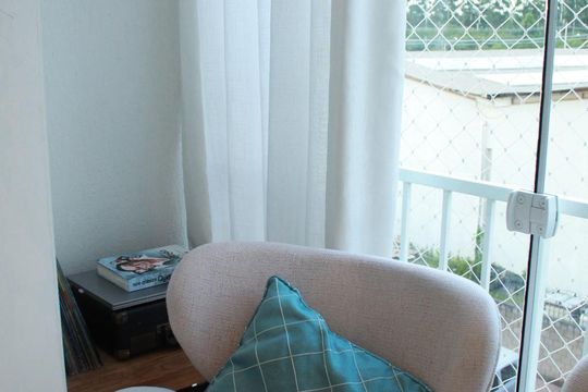 Varanda Fechada de apartamento à venda com 2 quartos, 52m² em Fátima, Canoas