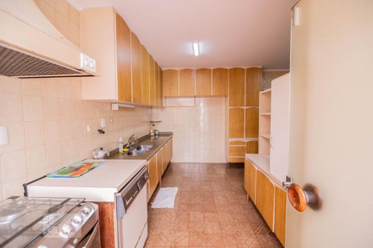 Cozinha de casa para alugar com 4 quartos, 200m² em Parque Continental, São Paulo