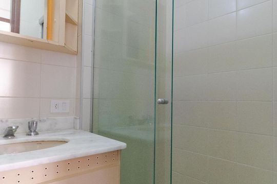 Banheiro de apartamento à venda com 3 quartos, 75m² em Chácara Primavera, Campinas