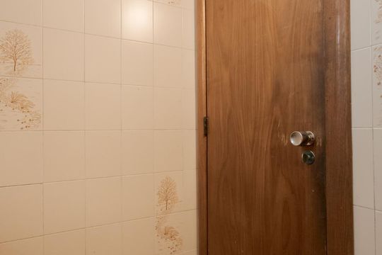 Banheiro de casa à venda com 8 quartos, 458m² em Auxiliadora, Porto Alegre