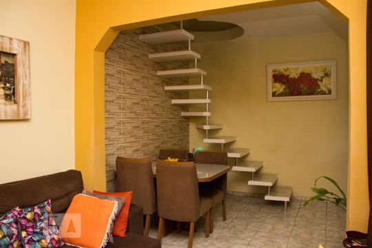 Sala de casa à venda com 4 quartos, 120m² em Inhaúma, Rio de Janeiro