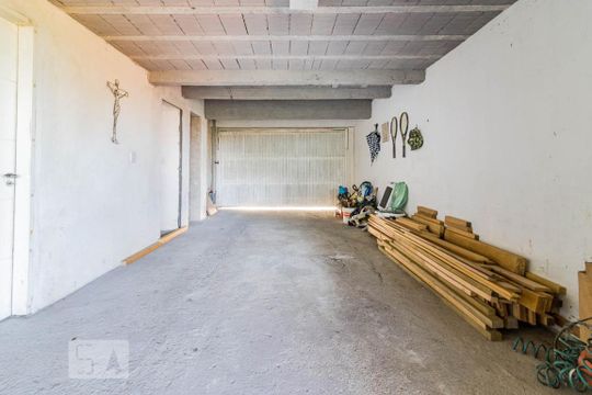 Garagem de casa à venda com 3 quartos, 200m² em Ipanema, Porto Alegre