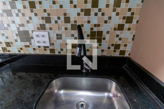 Cozinha - Torneira de apartamento à venda com 2 quartos, 48m² em Vila Carmosina, São Paulo