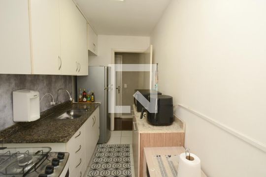 Cozinha de apartamento à venda com 2 quartos, 57m² em Jardim das Flores, São Paulo