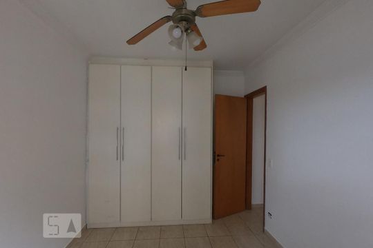 Quarto2 de apartamento para alugar com 2 quartos, 105m² em Jardim Bom Tempo, Taboão da Serra