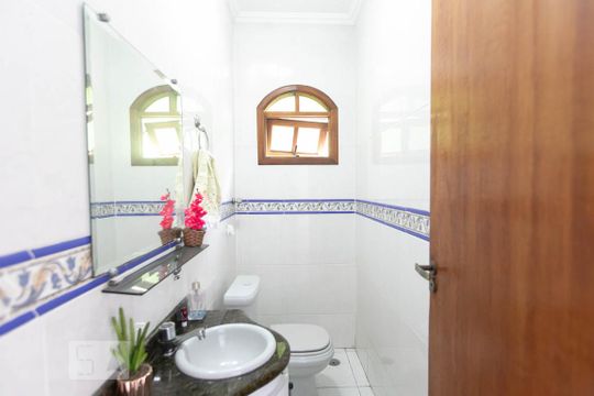 Lavabo de casa para alugar com 4 quartos, 300m² em Parada Xv de Novembro, São Paulo