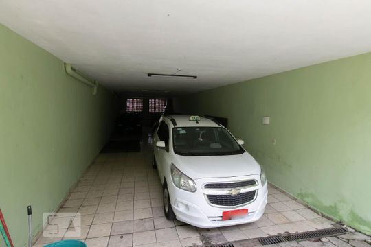 Garagem  de casa à venda com 4 quartos, 300m² em Parada Xv de Novembro, São Paulo