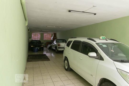 Garagem  de casa à venda com 4 quartos, 300m² em Parada Xv de Novembro, São Paulo