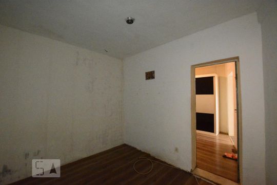 Sala de apartamento para alugar com 1 quarto, 30m² em Braz de Pina, Rio de Janeiro