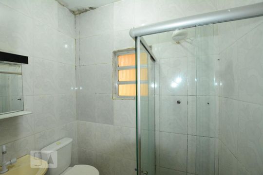Banheiro Social de apartamento para alugar com 1 quarto, 30m² em Braz de Pina, Rio de Janeiro
