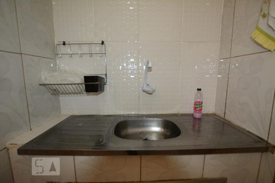 Cozinha de apartamento para alugar com 1 quarto, 30m² em Braz de Pina, Rio de Janeiro
