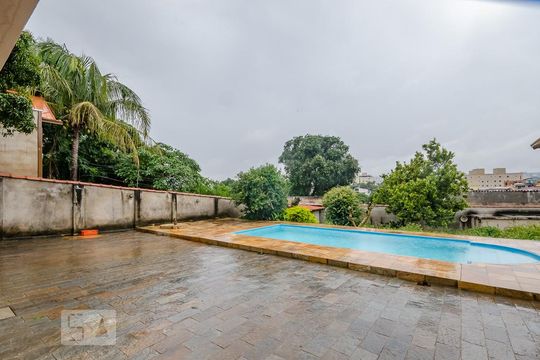 Área Externa de casa à venda com 5 quartos, 350m² em Palmeiras, Belo Horizonte