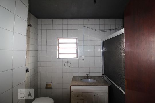Banheiro social de casa à venda com 2 quartos, 261m² em Centro, São Caetano do Sul