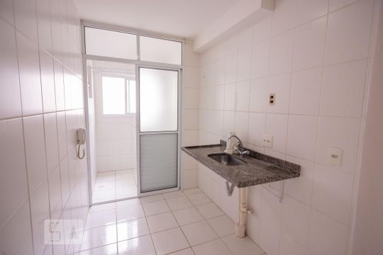 Cozinha de apartamento para alugar com 3 quartos, 70m² em Jaguaré, São Paulo