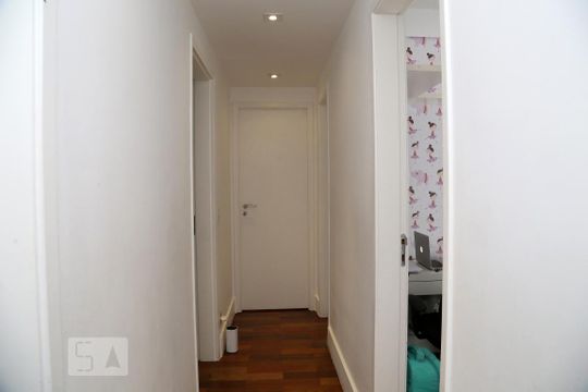 Corredor  de apartamento à venda com 4 quartos, 142m² em Vila Andrade, São Paulo