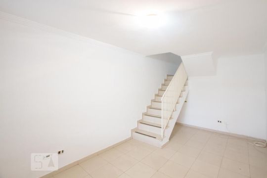 Sala de casa à venda com 3 quartos, 131m² em Parque Colonial, São Paulo