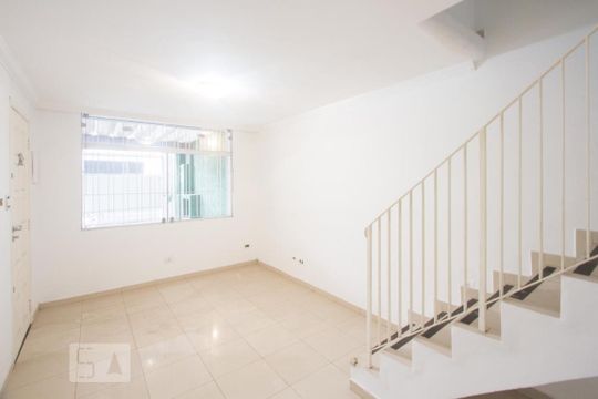 Casa à venda com 3 quartos, 131m² em Parque Colonial, São Paulo