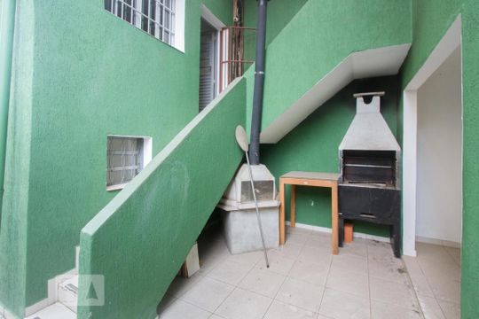 Quintal de casa à venda com 3 quartos, 131m² em Parque Colonial, São Paulo