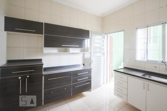 Cozinha de casa à venda com 3 quartos, 131m² em Parque Colonial, São Paulo
