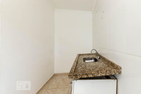 Cozinha  de apartamento para alugar com 2 quartos, 53m² em Vila Ré, São Paulo