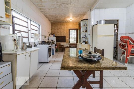 Cozinha de casa à venda com 4 quartos, 200m² em Partenon, Porto Alegre