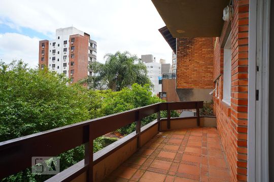 Sala - Varanda de casa para alugar com 4 quartos, 238m² em Bela Vista, Porto Alegre