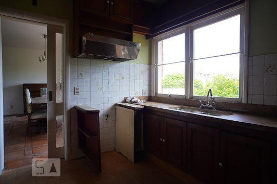 Cozinha de casa para alugar com 4 quartos, 238m² em Bela Vista, Porto Alegre