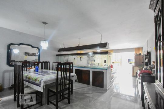 Casa à venda com 8 quartos, 500m² em Vila Cordeiro, São Paulo