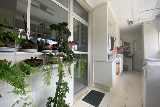 Área de Serviço de apartamento para alugar com 4 quartos, 290m² em Vila Suzana, São Paulo