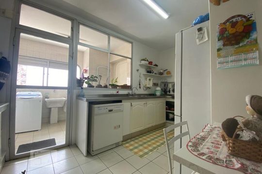 Cozinha de apartamento para alugar com 4 quartos, 290m² em Vila Suzana, São Paulo