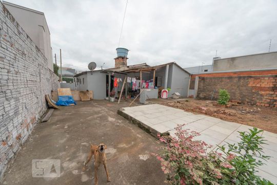 Pátio de casa para alugar com 2 quartos, 200m² em Scharlau, São Leopoldo