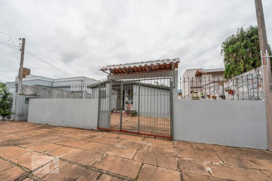 Fachada de casa para alugar com 2 quartos, 200m² em Scharlau, São Leopoldo