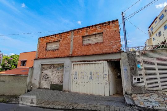Fachada de casa para alugar com 10 quartos, 450m² em Sagrada Família, Belo Horizonte