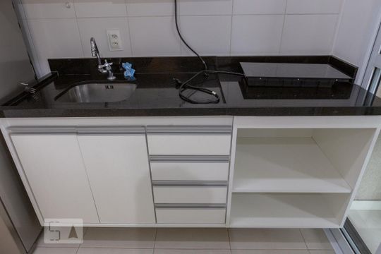 Cozinha de apartamento para alugar com 1 quarto, 35m² em Água Branca, São Paulo