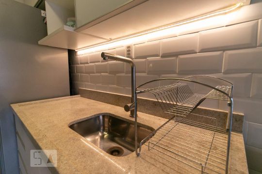 Cozinha de apartamento para alugar com 1 quarto, 57m² em Vila Monte Alegre, São Paulo