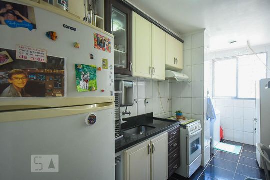 Cozinha de apartamento à venda com 2 quartos, 60m² em Jardim Monte Alegre, Taboão da Serra