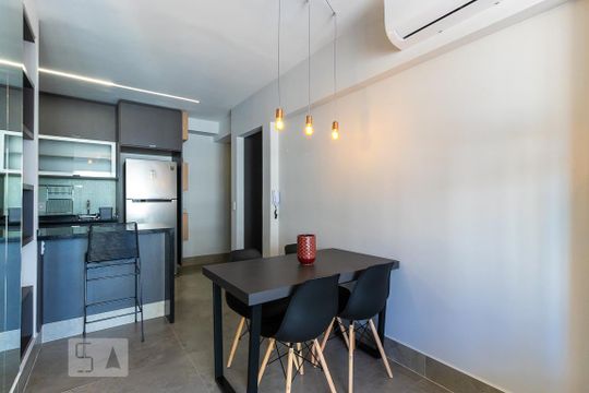 Sala de apartamento para alugar com 1 quarto, 47m² em Centro, Campinas