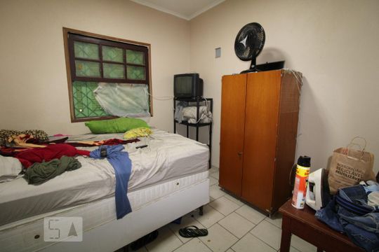 Quarto (térreo) de casa à venda com 4 quartos, 181m² em Centro, Campinas