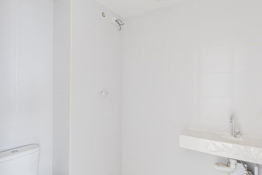 Banheiro Social de kitnet/studio para alugar com 1 quarto, 30m² em Brás, São Paulo