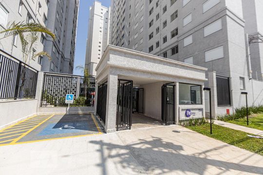 Fachada de kitnet/studio para alugar com 1 quarto, 30m² em Brás, São Paulo