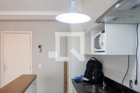 Cozinha de apartamento à venda com 2 quartos, 45m² em Canhema, Diadema