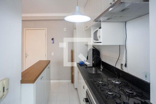 Cozinha de apartamento à venda com 2 quartos, 45m² em Canhema, Diadema
