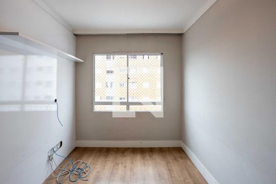 Sala de apartamento à venda com 2 quartos, 45m² em Canhema, Diadema